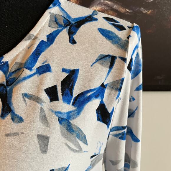 Alfani women's blouse PL Cobalt Broken Mirror Print Bell Sleeve handkerchief - Picture 8 of 16